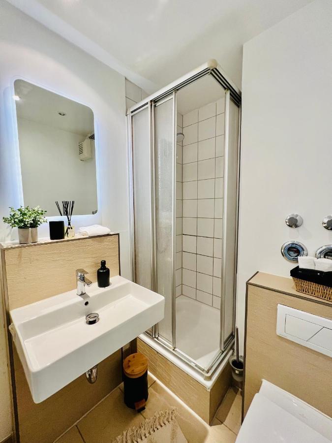 Sunset Apartment: Free Parking + Balcony + Netflix Essen Kültér fotó